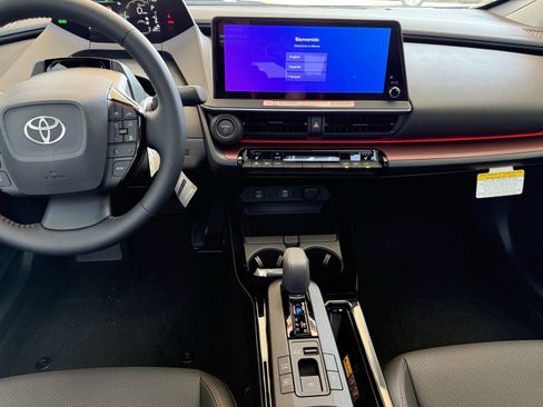 Certified 2025 Toyota Prius Plug-In Hybrid image 16