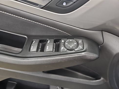 Used 2023 Chevrolet Traverse LT w/ LT Premium Package AWD/4WD image 31
