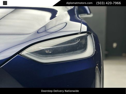 Used 2018 Tesla Model X 100D image 13
