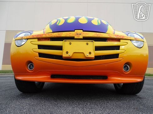 Used 2004 Chevrolet SSR w/ Preferred Equipment Group image 26