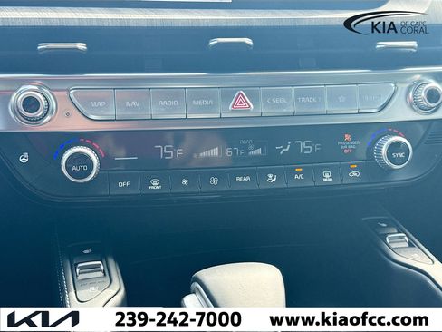 Certified 2024 Kia Telluride SX Prestige w/ Towing Package image 37