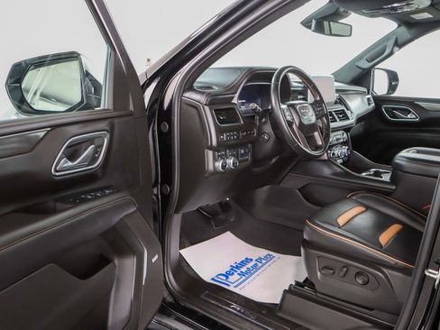 Used 2024 GMC Yukon XL AT4 w/ Technology Package image 3