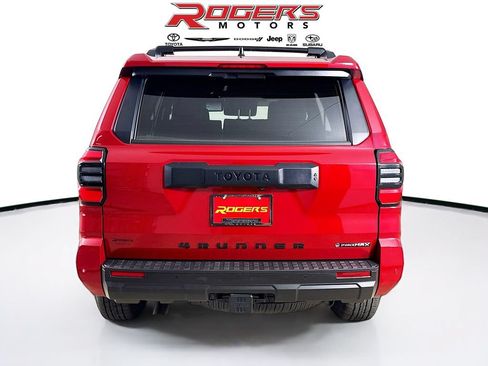 Certified 2025 Toyota 4Runner TRD Off-Road Premium AWD/4WD image 12