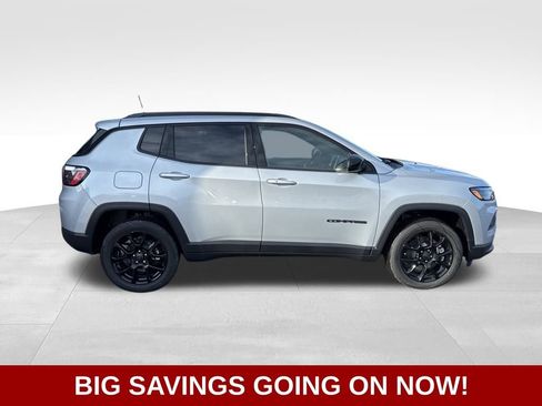 New 2026 Jeep Compass Latitude AWD/4WD image 12