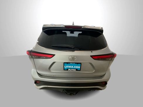 Used 2022 Toyota Highlander XSE image 7