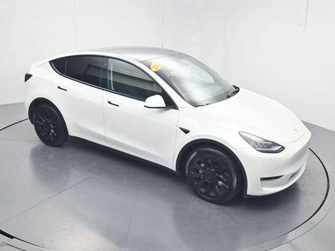 Used 2021 Tesla Model Y Long Range AWD/4WD image 39