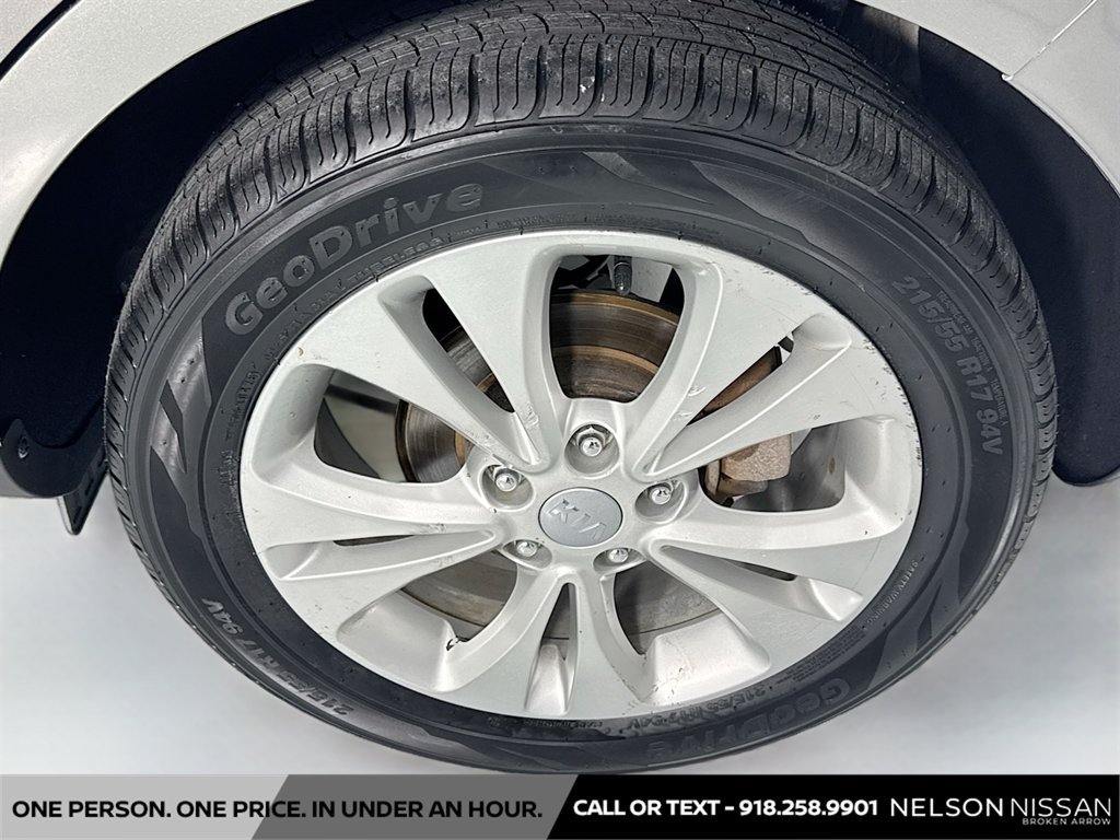 Used 2016 Kia Soul + FWD image 28