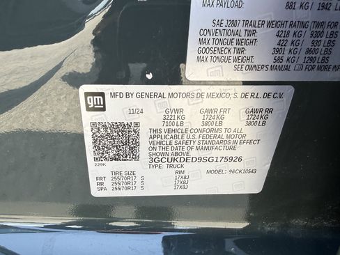 Used 2025 Chevrolet Silverado 1500 LT AWD/4WD image 10