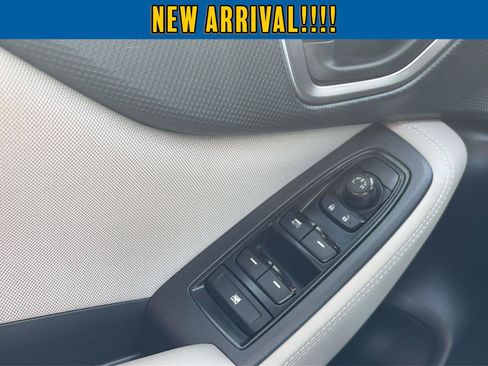 Used 2024 Subaru Forester AWD/4WD image 17