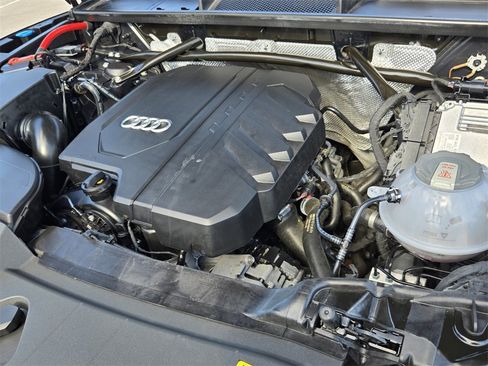 Used 2023 Audi Q5 2.0T Premium w/ Convenience Package image 18