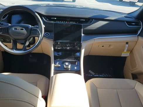 New 2025 Jeep Grand Cherokee L Limited w/ Black Appearance Package image 10