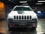 Used 2017 Jeep Cherokee Trailhawk image 4