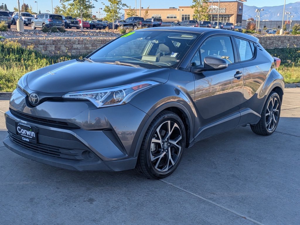 Used 2019 Toyota C-HR XLE FWD image 3