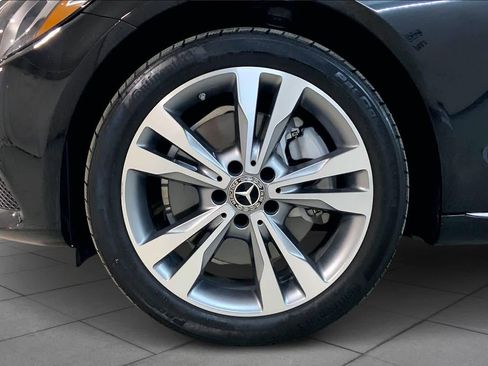 Used 2018 Mercedes-Benz C 300 4MATIC Sedan image 11