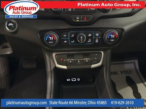 Used 2024 GMC Terrain SLT w/ Elevation Edition image 20