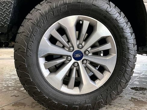 Used 2020 Ford F150 XLT w/ Equipment Group 302A Luxury AWD/4WD image 32