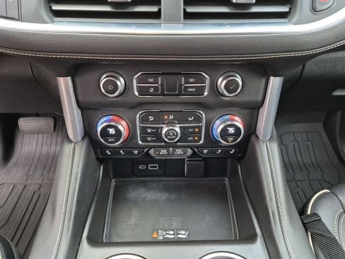 Used 2023 GMC Yukon SLT w/ SLT Premium Package image 38