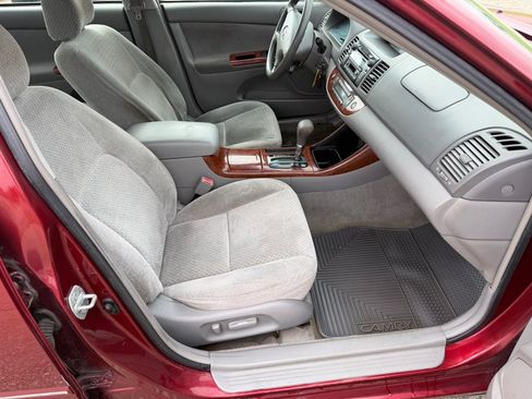 Used 2003 Toyota Camry XLE w/ Gold Pkg FWD image 12