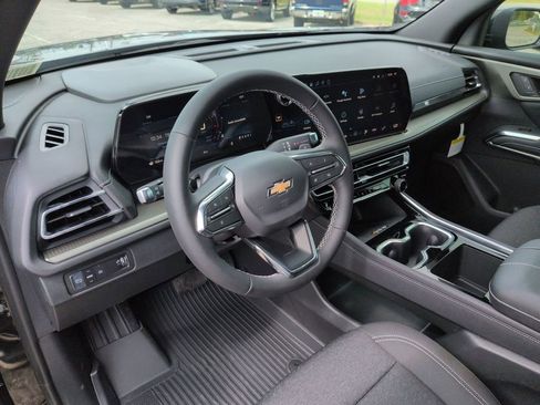New 2026 Chevrolet Traverse LT w/ Sun and Wheel Package FWD image 32