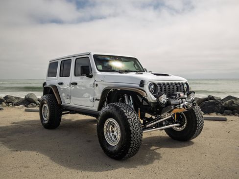 Used 2024 Jeep Wrangler Unlimited Rubicon 392 image 3