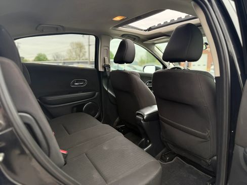 Used 2017 Honda HR-V EX image 37