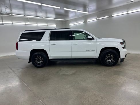 Used 2017 Chevrolet Suburban LT w/ Luxury Package AWD/4WD image 14