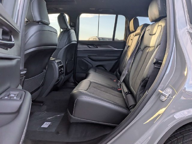 New 2027 Jeep Grand Cherokee Altitude RWD image 15
