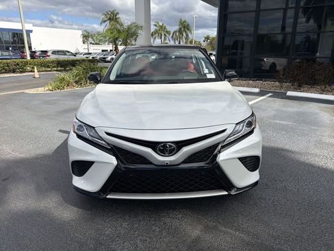 Used 2020 Toyota Camry XSE image 3