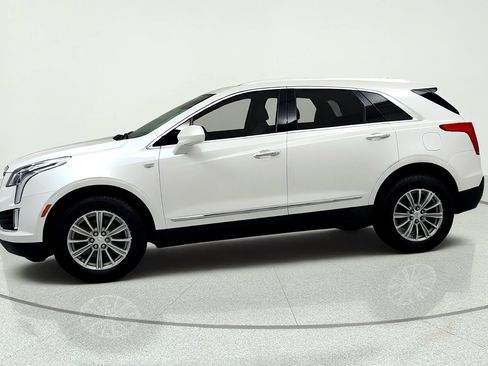 Used 2017 Cadillac XT5 Luxury w/ Driver Awareness Package FWD image 2