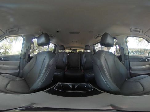 Used 2026 Kia Carnival FWD image 46