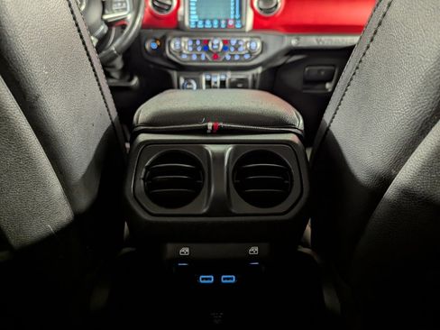 Used 2020 Jeep Wrangler Unlimited Rubicon image 32