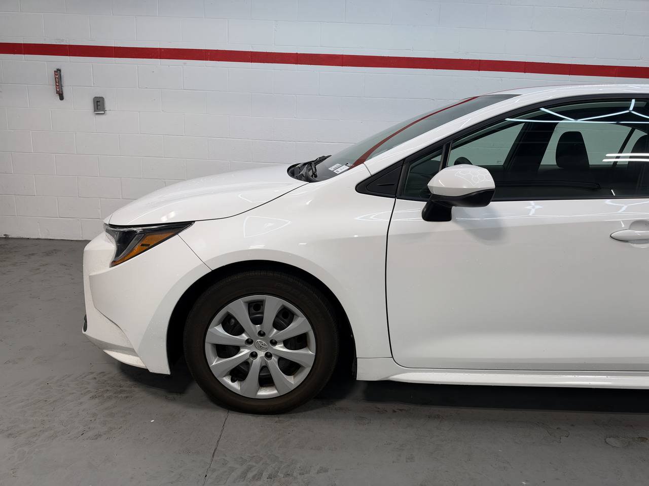 Used 2024 Toyota Corolla LE FWD image 4
