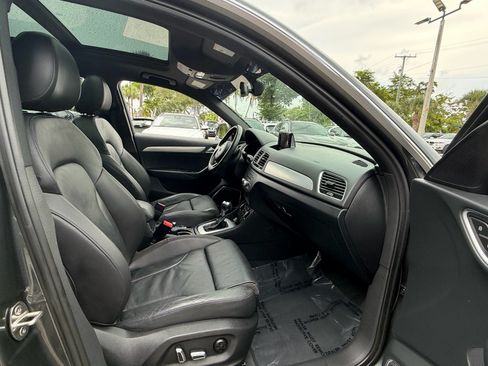 Used 2018 Audi Q3 2.0T Premium Plus w/ Premium Plus Package FWD image 18