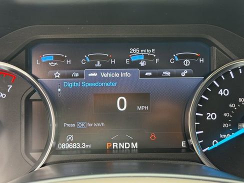 Used 2019 Ford Expedition XLT w/ Equipment Group 202A AWD/4WD image 13