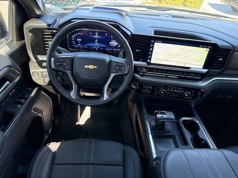 Used 2025 Chevrolet Silverado 1500 High Country w/ Technology Package image 12