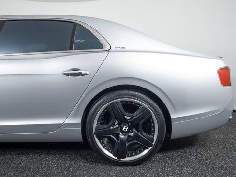 Used 2014 Bentley Flying Spur W12 AWD/4WD image 19
