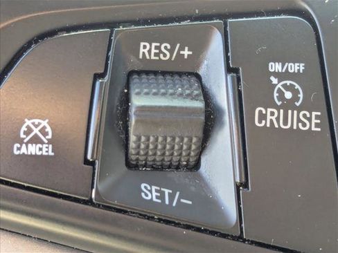 Used 2019 Chevrolet Trax LT w/ LT Convenience Package image 14