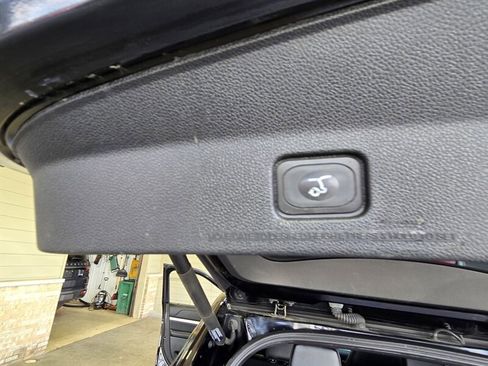 Used 2016 Ford Explorer XLT w/ Equipment Group 202A AWD/4WD image 30