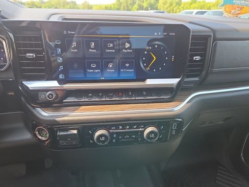 Certified 2024 Chevrolet Silverado 1500 LT AWD/4WD image 18