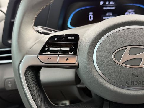 Used 2025 Hyundai Elantra Sport FWD image 21