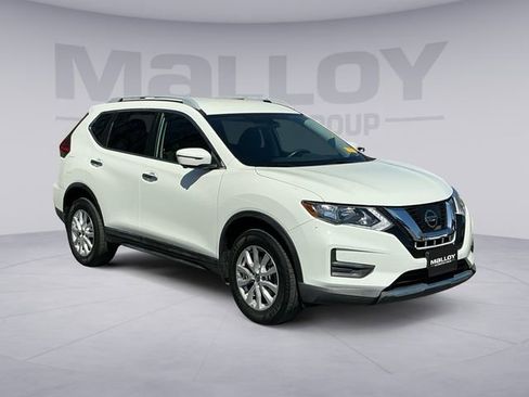 Used 2017 Nissan Rogue SV w/ SV Premium Package image 7