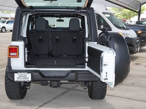 Used 2025 Jeep Wrangler Unlimited Sport AWD/4WD image 29