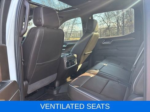 Used 2024 GMC Sierra 1500 Denali w/ Technology Package AWD/4WD image 15