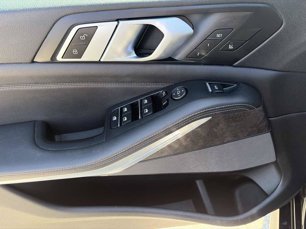 Used 2019 BMW X5 xDrive50i w/ M Sport Package AWD/4WD image 7
