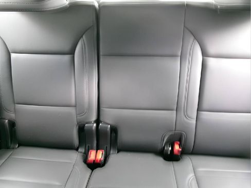 Used 2025 Chevrolet Suburban Z71 AWD/4WD image 11