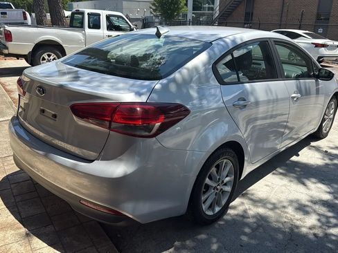 Used 2017 Kia Forte LX w/ LX Popular Package FWD image 5