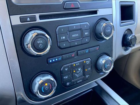 Used 2017 Ford Expedition XLT w/ Equipment Group 202A RWD image 31