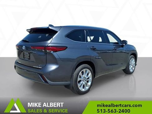 Used 2022 Toyota Highlander Limited AWD/4WD image 7