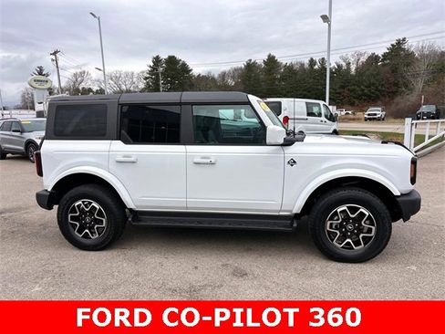 Used 2025 Ford Bronco Outer Banks image 2
