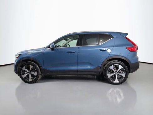 Used 2025 Volvo XC40 B5 Core AWD/4WD image 9